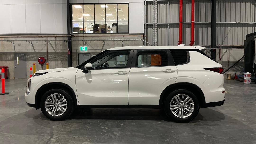 2024 Mitsubishi Outlander Es 5 Seat (2WD), Automatic, 50888 km, Left Side View