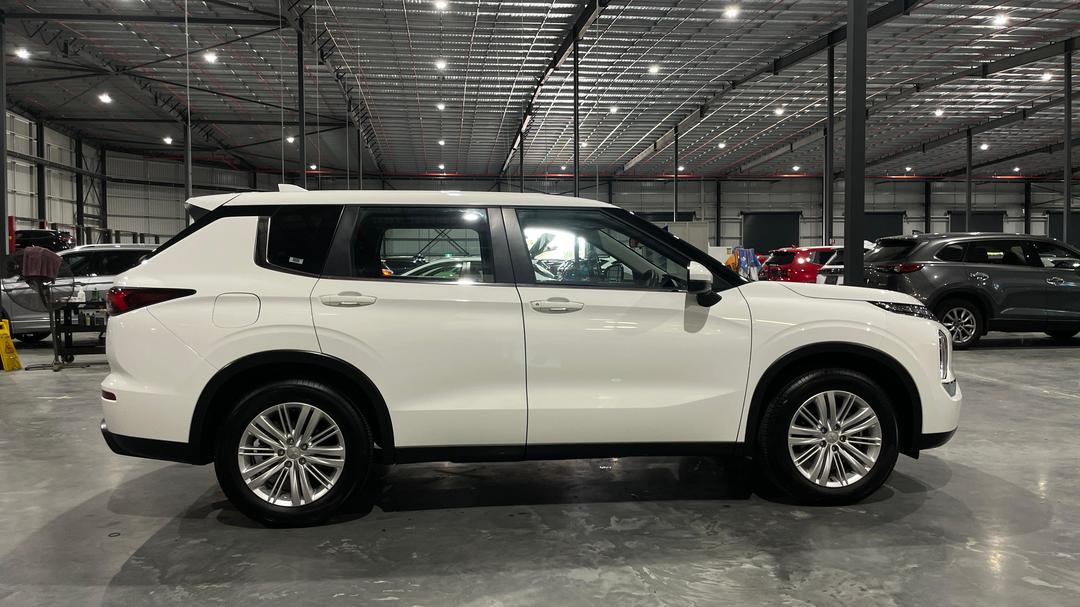 2024 Mitsubishi Outlander Es 5 Seat (2WD), Automatic, 50888 km, Right Side View