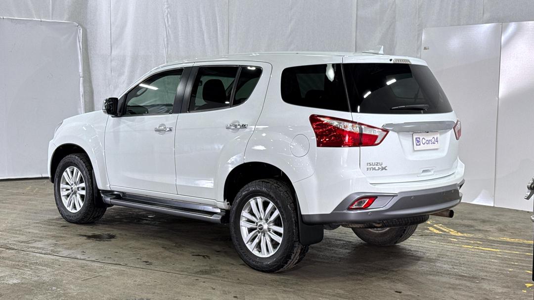 2017 Isuzu MU-X Ls-u (4x4), Automatic, 122650 km, Left Back Diagonal (45- Degree) View