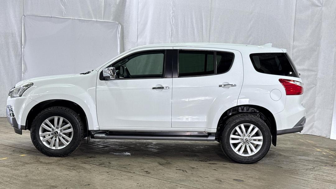 2017 Isuzu MU-X Ls-u (4x4), Automatic, 122650 km, Left Side View