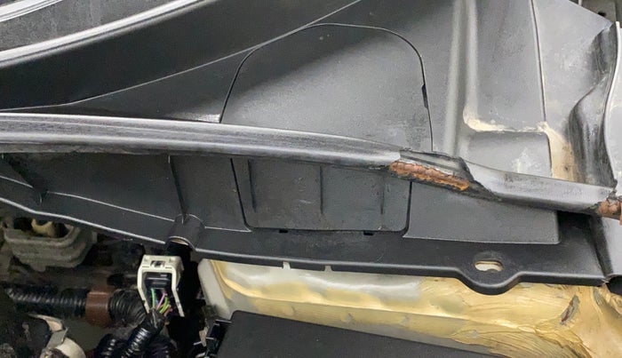 2015 Honda City 1.5L I-VTEC V MT, Petrol, Manual, 91,368 km, Bonnet (hood) - Cowl vent panel has minor damage