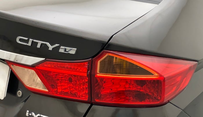 2015 Honda City 1.5L I-VTEC V MT, Petrol, Manual, 91,368 km, Right tail light - Minor scratches