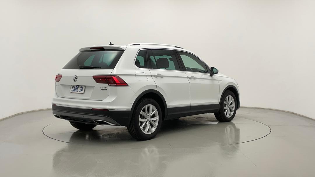 2017 Volkswagen Tiguan 162 Tsi Highline, Automatic, 93684 km, Right Back Diagonal (45- Degree) View