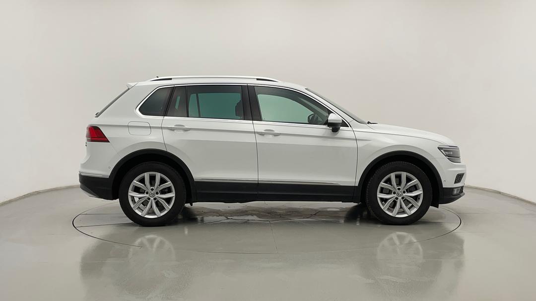 2017 Volkswagen Tiguan 162 Tsi Highline, Automatic, 93684 km, Right Side View