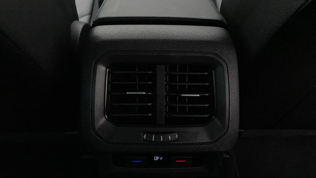 2017 Volkswagen Tiguan 162 Tsi Highline, Automatic, 93684 km, Rear A/C Vent