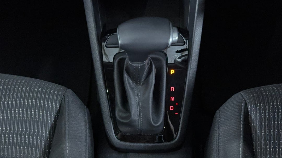 2022 Kia Stonic Sport, Automatic, 21670 km, Gear Lever 