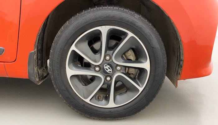 2017 Hyundai Grand i10 SPORTZ (O) AT 1.2 KAPPA VTVT, Petrol, Automatic, 17,864 km, Right Front Wheel