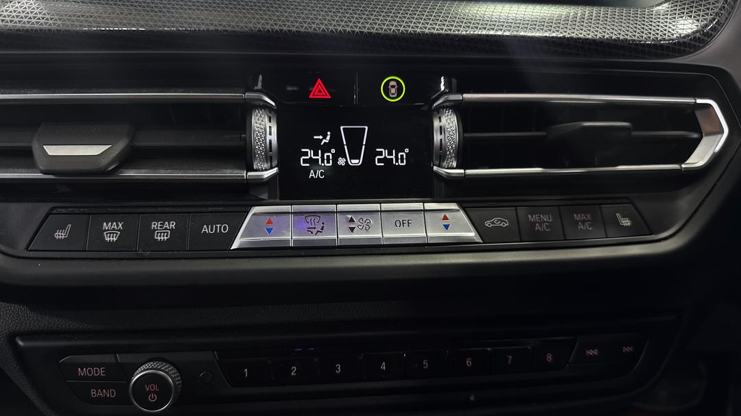 2021 BMW 1 28ti, Automatic, 63603 km, Utility Switches/Buttons