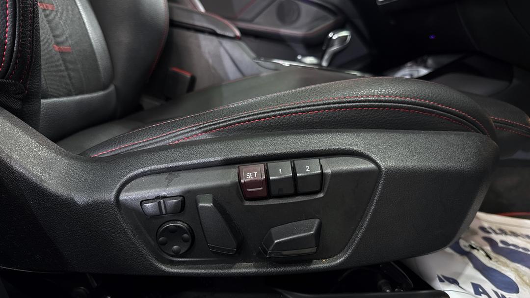 2021 BMW 1 28ti, Automatic, 63603 km, Drivers Side Adjustment Panel