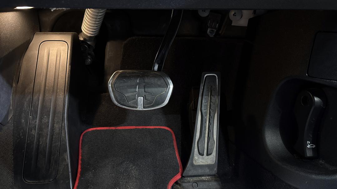 2021 BMW 1 28ti, Automatic, 63603 km, Pedals and Footmat