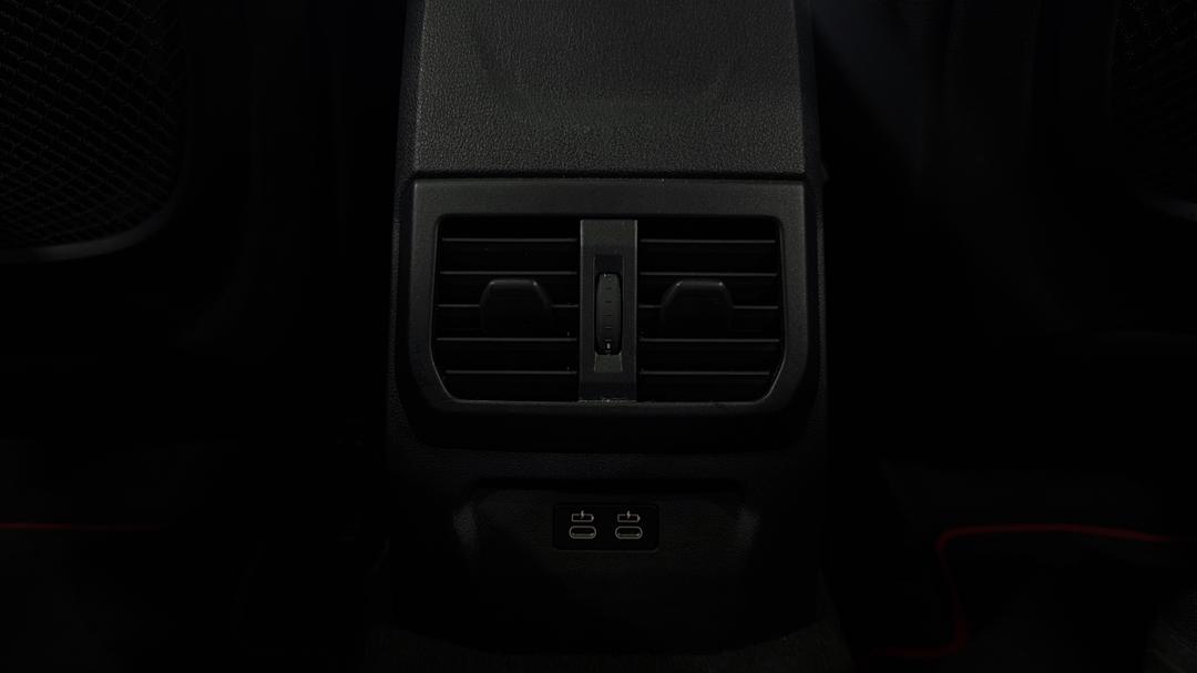 2021 BMW 1 28ti, Automatic, 63603 km, Rear A/C Vent