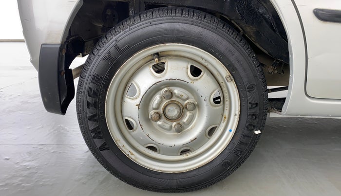 2011 Maruti Zen Estilo LXI, Petrol, Manual, 29,946 km, Right Rear Wheel
