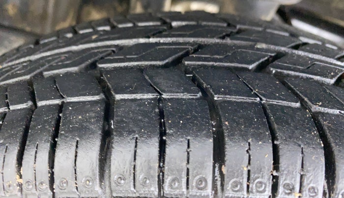 2011 Maruti Zen Estilo LXI, Petrol, Manual, 29,946 km, Left Rear Tyre Tread
