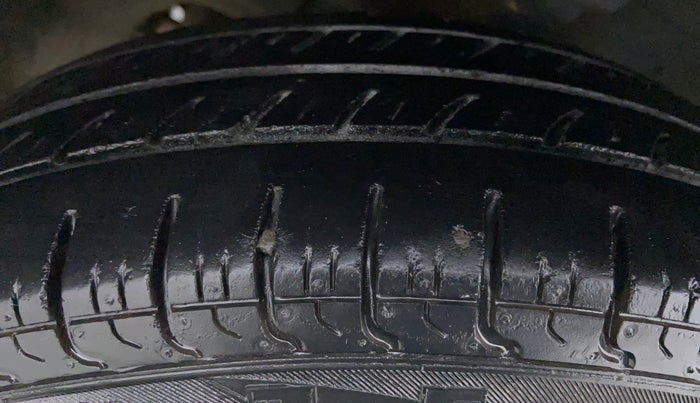 2014 Maruti Alto 800 LXI CNG, CNG, Manual, 57,917 km, Right Rear Tyre Tread