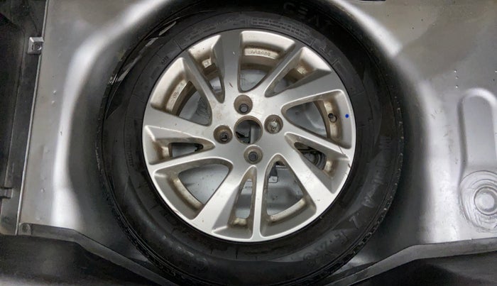 2014 Maruti Swift ZDI, Diesel, Manual, 1,43,871 km, Spare Tyre