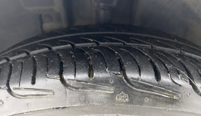 2017 Datsun Redi Go T (O), Petrol, Manual, 65,579 km, Left Front Tyre Tread