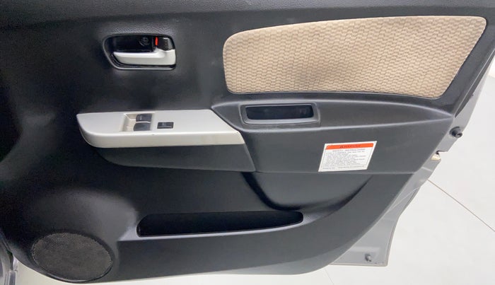2018 Maruti Wagon R 1.0 LXI CNG, CNG, Manual, 71,752 km, Driver Side Door Panels Control