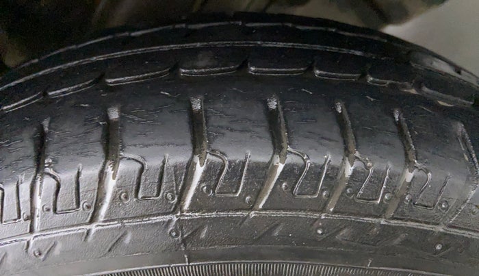2018 Maruti Wagon R 1.0 LXI CNG, CNG, Manual, 71,752 km, Left Rear Tyre Tread
