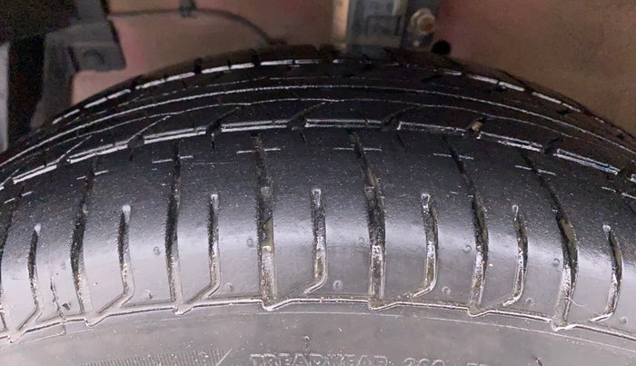 2014 Maruti Swift ZXI D, Petrol, Manual, 43,783 km, Left Front Tyre Tread