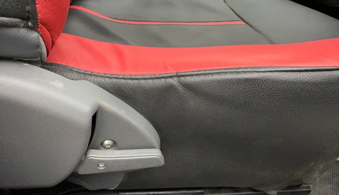 2015 Maruti Alto 800 LXI, Petrol, Manual, 27,128 km, Driver Side Adjustment Panel