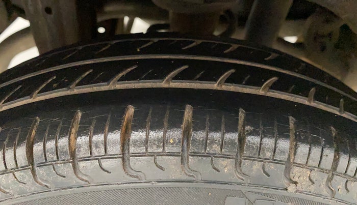 2015 Maruti Alto 800 LXI, Petrol, Manual, 27,128 km, Right Rear Tyre Tread