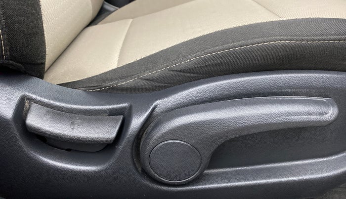2015 Hyundai Elite i20 ASTA 1.2, Petrol, Manual, 32,637 km, Driver Side Adjustment Panel