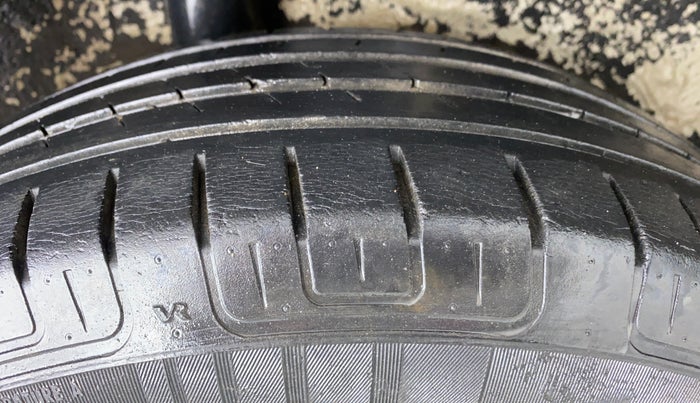 2013 Maruti Ritz VXI, Petrol, Manual, 61,753 km, Right Rear Tyre Tread