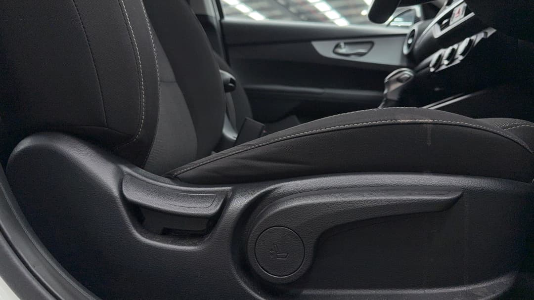 2023 Kia Cerato S, Automatic, 41338 km, Drivers Side Adjustment Panel
