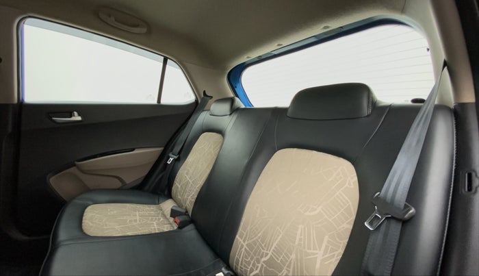 2020 Hyundai Grand i10 SPORTZ 1.2 KAPPA VTVT, Petrol, Manual, 16,831 km, Right Side Rear Door Cabin