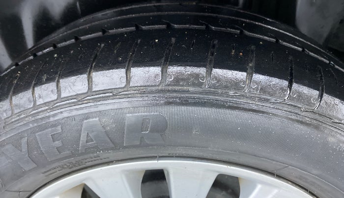 2018 Maruti Ciaz ZETA 1.4 VVT, Petrol, Manual, 43,912 km, Left Rear Tyre Tread