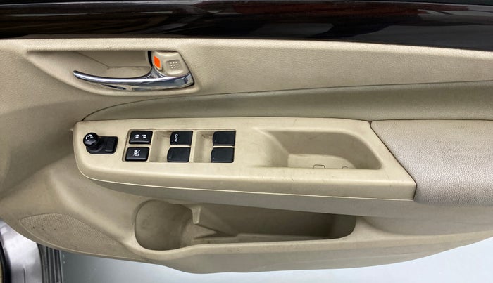 2018 Maruti Ciaz ZETA 1.4 VVT, Petrol, Manual, 43,912 km, Driver Side Door Panels Control