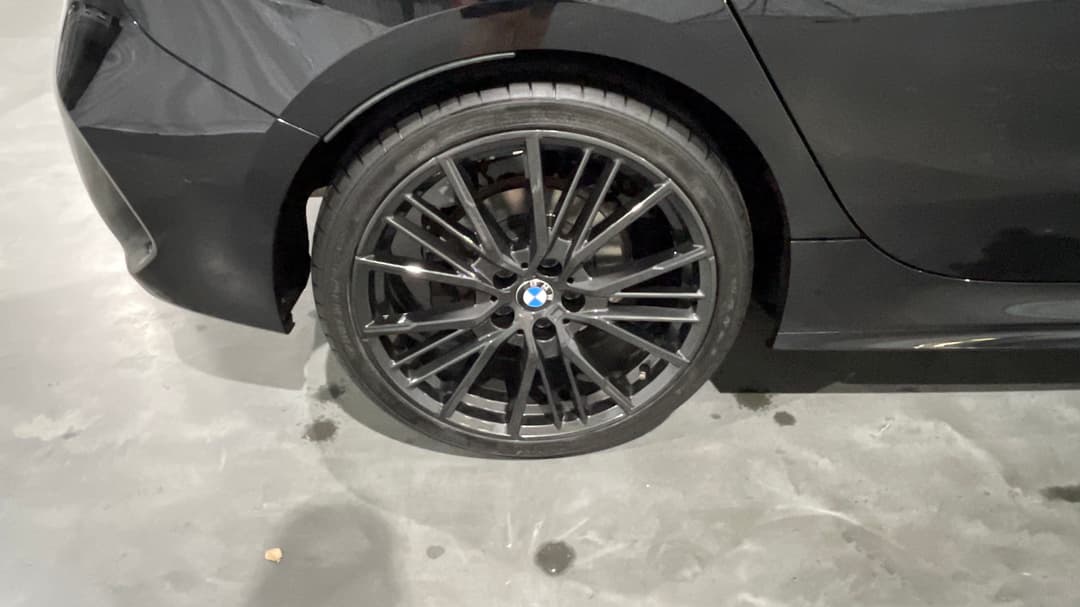 2020 BMW 1 18i M Sport, Automatic, 32297 km, Right Rear Wheel