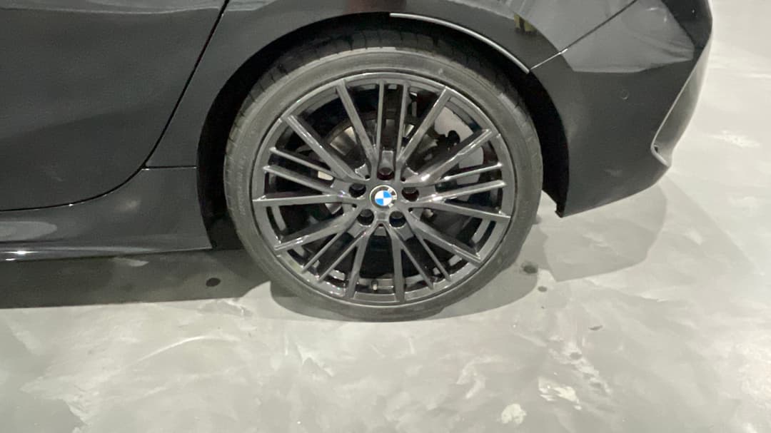 2020 BMW 1 18i M Sport, Automatic, 32297 km, Left Rear Wheel