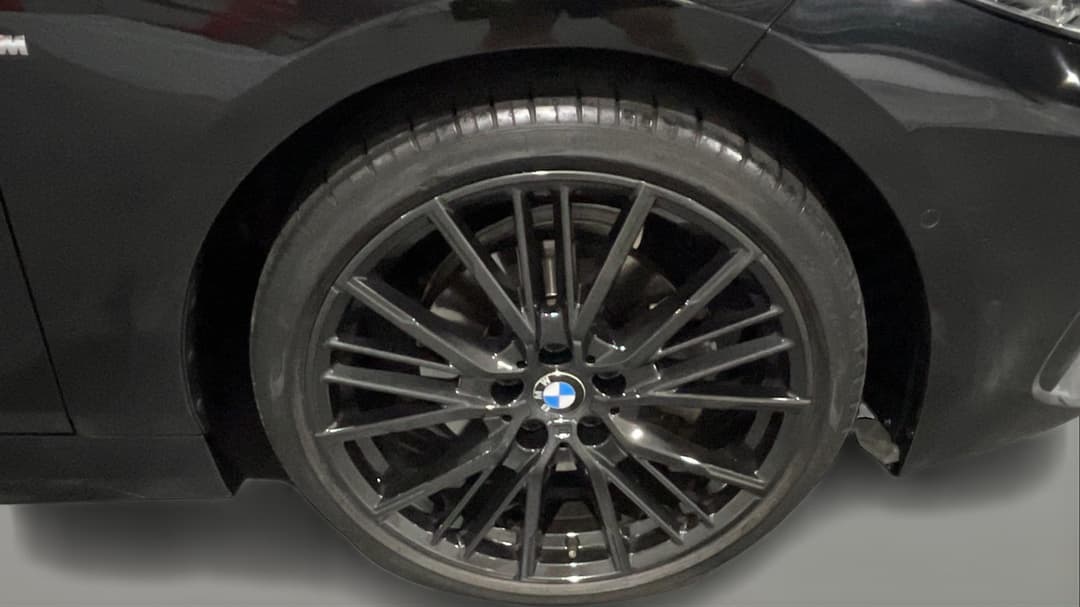 2020 BMW 1 18i M Sport, Automatic, 32297 km, Right Front Wheel