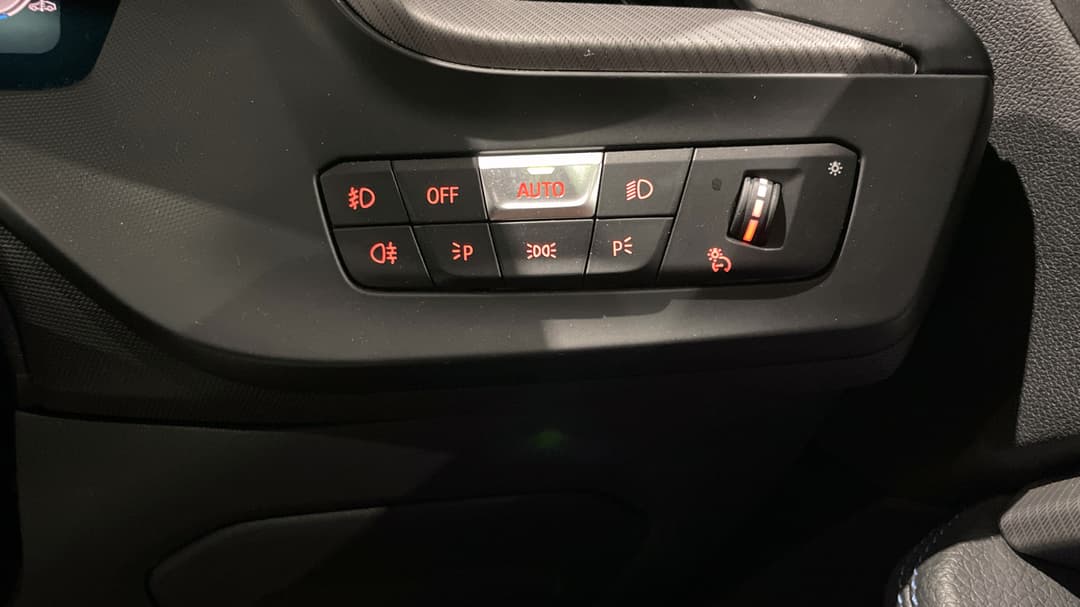 2020 BMW 1 18i M Sport, Automatic, 32297 km, Utility Switches/Buttons