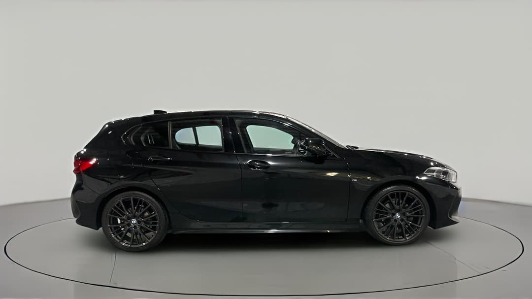 2020 BMW 1 18i M Sport, Automatic, 32297 km, Right Side View