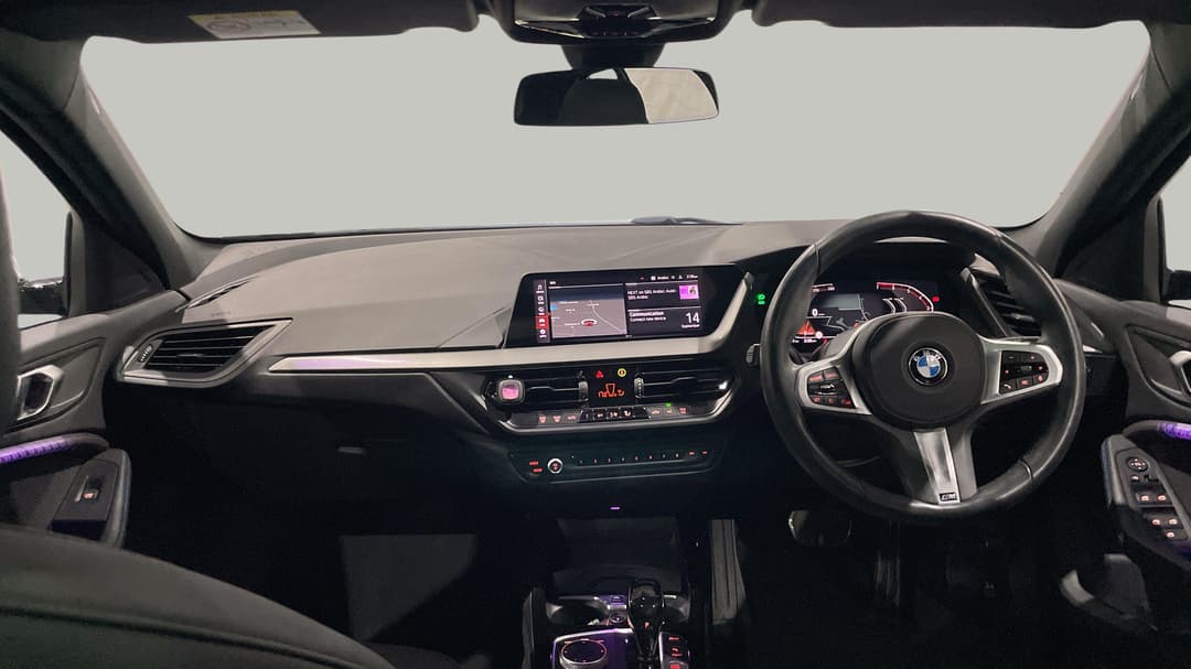 2020 BMW 1 18i M Sport, Automatic, 32297 km, Dashboard View