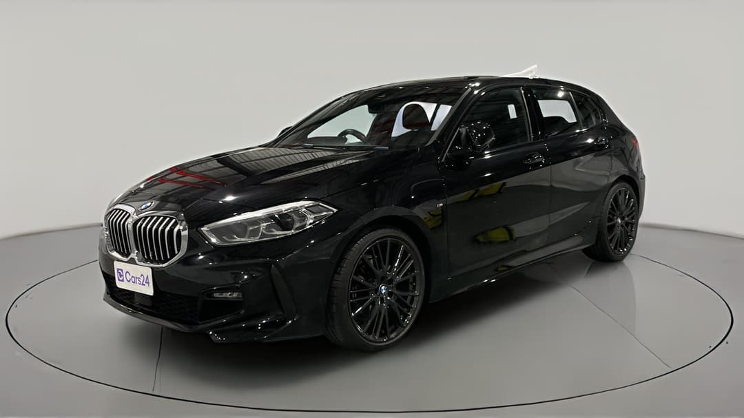 2020 BMW 1 18i M Sport, Automatic, 32297 km, Left Front Diagonal (45- Degree) View