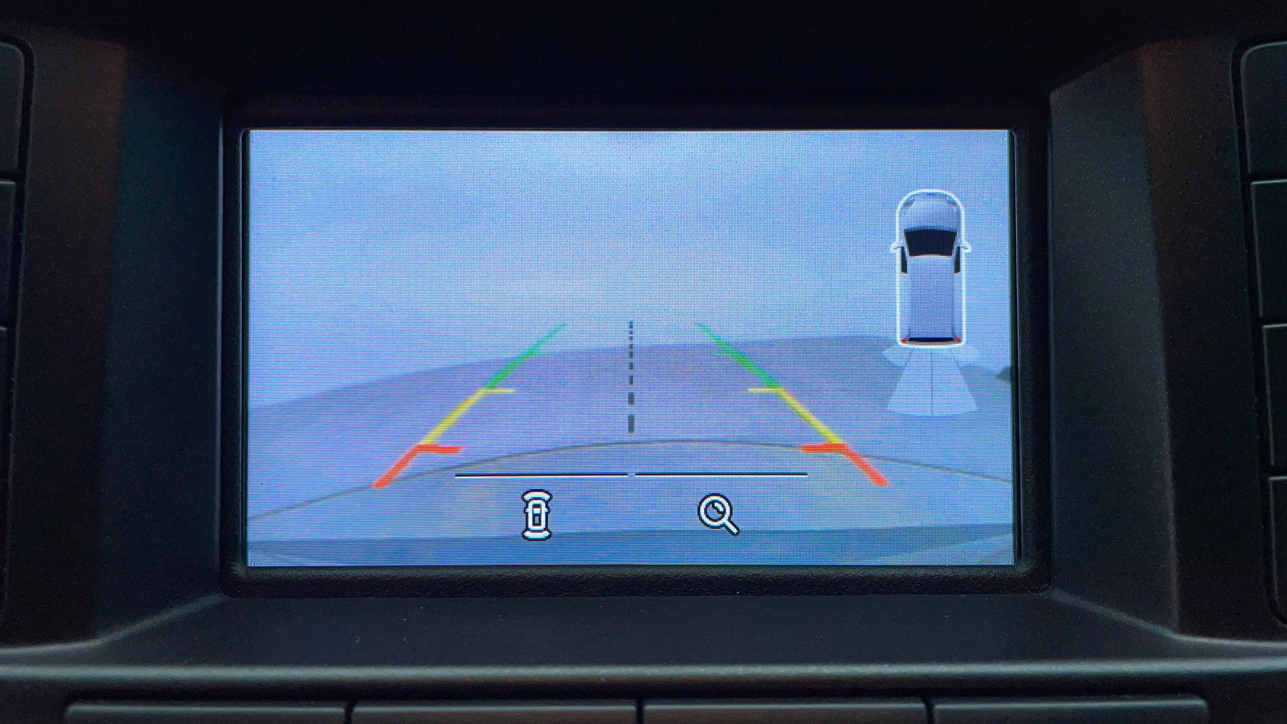 Ford Explorer-Parking Camera (Rear View)