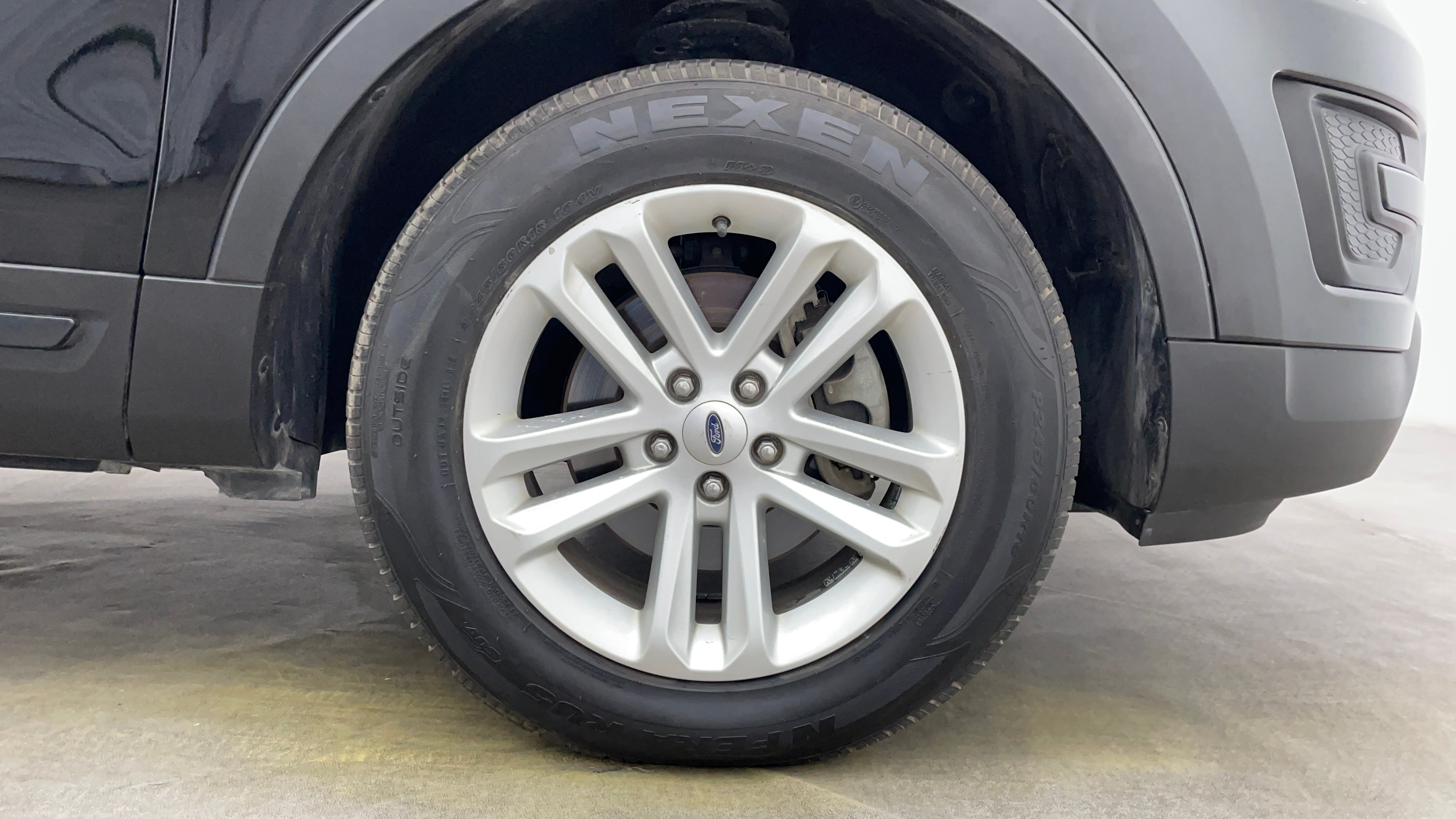 Ford Explorer-Right Front Tyre