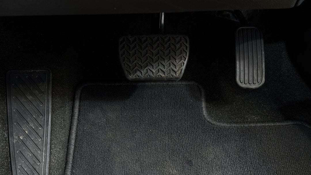 2024 Toyota Corolla Ascent Sport + Conv Pk Hybrid, Automatic, 36743 km, Pedals and Footmat