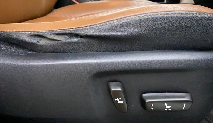 2016 Toyota Innova Crysta 2.8 ZX AT 7 STR, Diesel, Automatic, 54,222 km, Driver Side Adjustment Panel