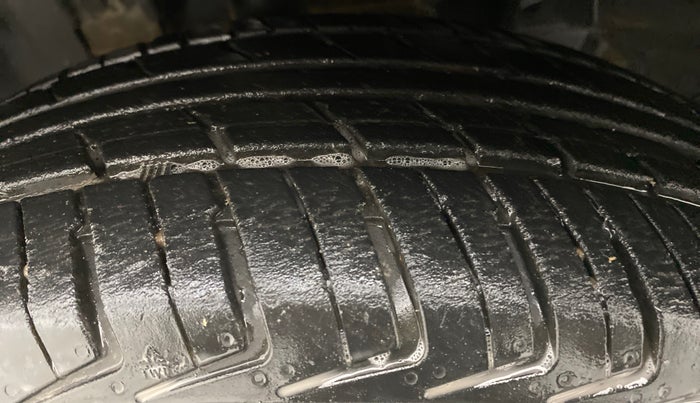 2017 Datsun Redi Go 1.0 T(O), Petrol, Manual, 30,331 km, Left Front Tyre Tread