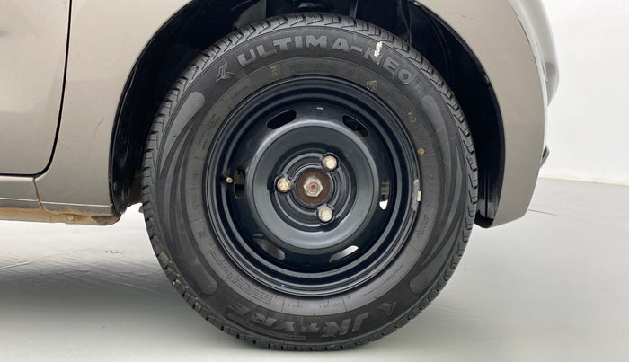 2017 Datsun Redi Go 1.0 T(O), Petrol, Manual, 30,331 km, Right Front Wheel