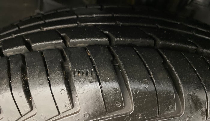 2017 Datsun Redi Go 1.0 T(O), Petrol, Manual, 30,331 km, Right Rear Tyre Tread