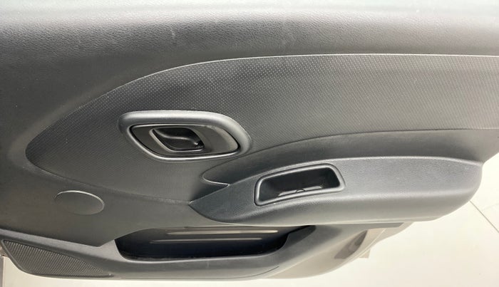 2017 Datsun Redi Go 1.0 T(O), Petrol, Manual, 30,331 km, Driver Side Door Panels Control
