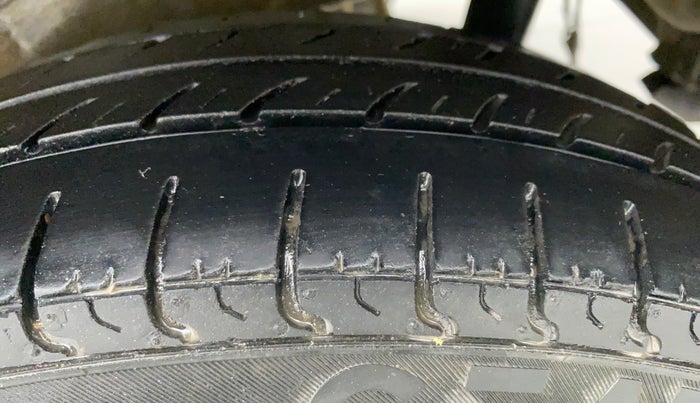 2014 Maruti Wagon R 1.0 LXI CNG, CNG, Manual, 67,997 km, Left Rear Tyre Tread