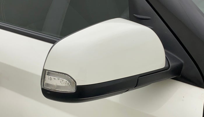 2022 Hyundai VENUE SX PLUS 1.0 TURBO DCT, Petrol, Automatic, 1,256 km, Right rear-view mirror - Mirror movement not proper