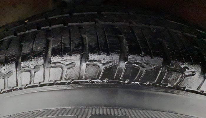 2013 Hyundai i10 MAGNA 1.2 KAPPA2, Petrol, Manual, 19,778 km, Right Front Tyre Tread