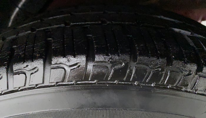 2013 Hyundai i10 MAGNA 1.2 KAPPA2, Petrol, Manual, 19,778 km, Left Front Tyre Tread
